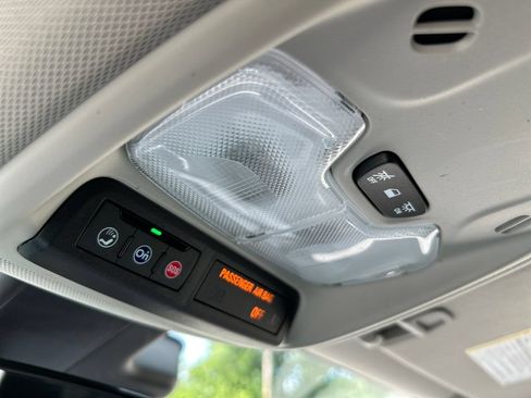 Used 2022 Buick Encore GX Preferred w/ Sport Touring Package FWD image 31