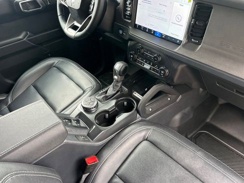 New 2025 Ford Bronco Badlands image 16