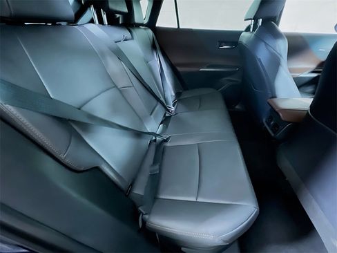 Certified 2024 Toyota Venza XLE image 24