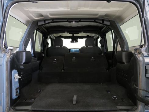 Used 2024 Jeep Wrangler Unlimited Sahara AWD/4WD image 29