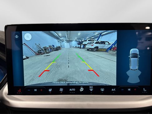 Used 2025 Ford Escape Platinum image 31