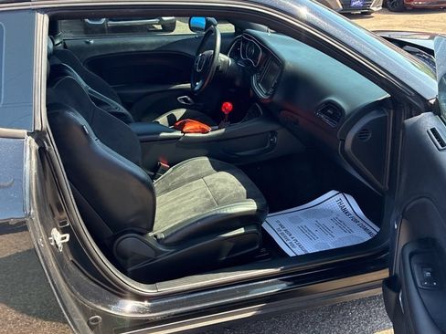 Used 2015 Dodge Challenger R/T Scat Pack w/ Leather Interior Group RWD image 12