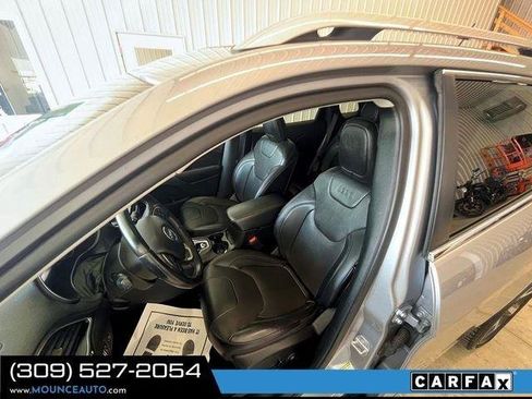 Used 2019 Jeep Cherokee Limited AWD/4WD image 17