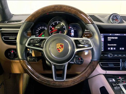Used 2020 Porsche Macan Turbo AWD/4WD image 29