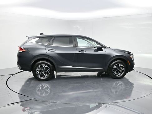 Used 2023 Kia Sportage LX image 4