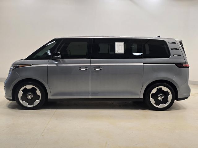 Used 2025 Volkswagen ID. Buzz Pro S RWD image 29