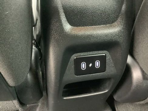 Certified 2025 Hyundai Venue SEL FWD image 28