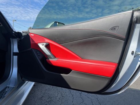 Used 2016 Chevrolet Corvette Z06 w/ 3LZ Preferred Equipment Group image 32