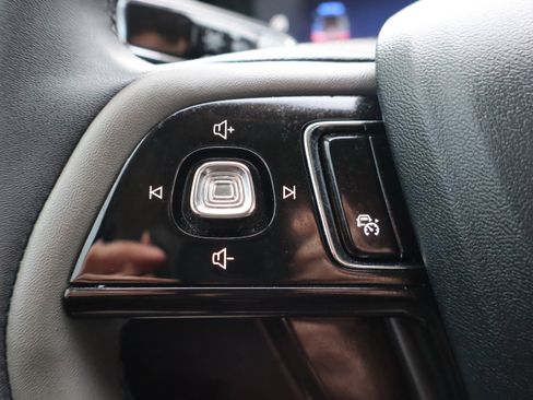 Used 2024 Lincoln Corsair Premiere w/ Rear Removable Package Tray image 15