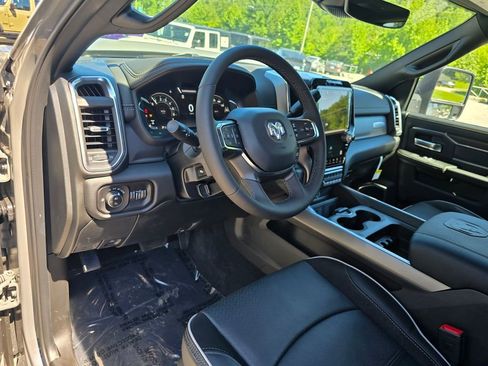 New 2026 RAM 2500 Laramie AWD/4WD image 21