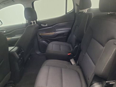 Used 2021 GMC Acadia SLE w/ Driver Convenience Package FWD image 18