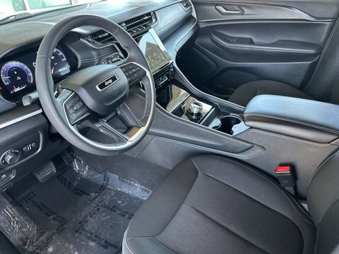 Certified 2024 Jeep Grand Cherokee L Laredo AWD/4WD image 10