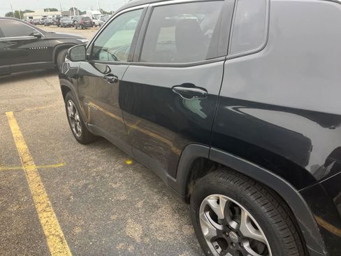 Used 2019 Jeep Compass Limited AWD/4WD image 13