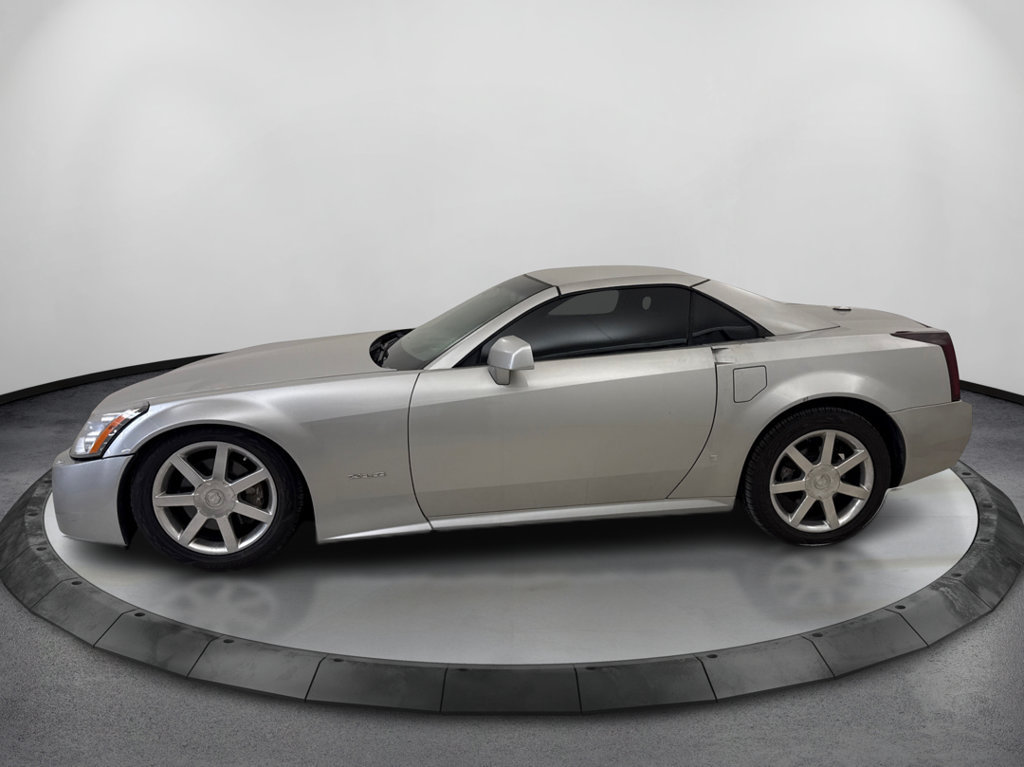 Used 2004 Cadillac XLR RWD image 9