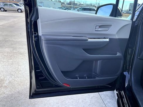 Used 2024 Toyota Sienna LE image 10