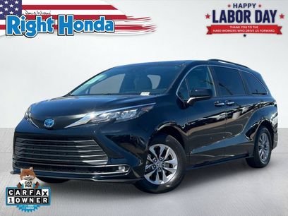Used 2025 Toyota Sienna XLE