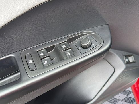 Certified 2023 Volkswagen Taos SE w/ Panoramic Sunroof Package FWD image 13