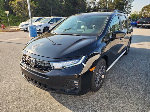 New 2026 Honda Odyssey Touring image 2