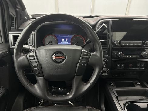 Used 2021 Nissan Titan PRO-4X w/ Pro-4x Convenience Package image 12