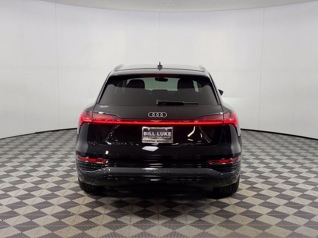 Used 2024 Audi Q8 e-tron Premium Plus w/ Premium Plus Package AWD/4WD image 10