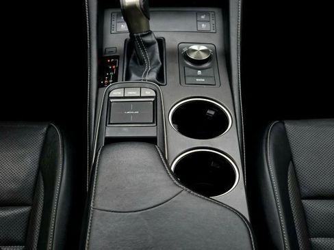 Used 2016 Lexus RC 200t image 20