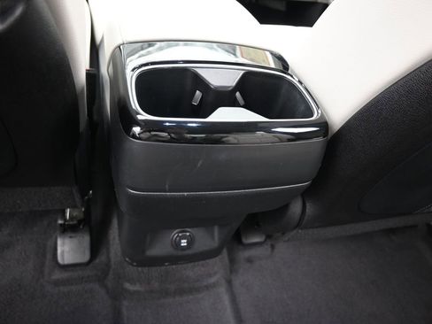 Used 2024 Kia Telluride EX w/ EX Captain's Chair Package image 38