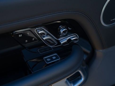 Used 2022 Land Rover Range Rover Westminster Edition image 18