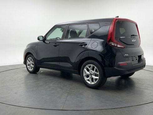 Used 2025 Kia Soul LX w/ LX Technology Package FWD image 6