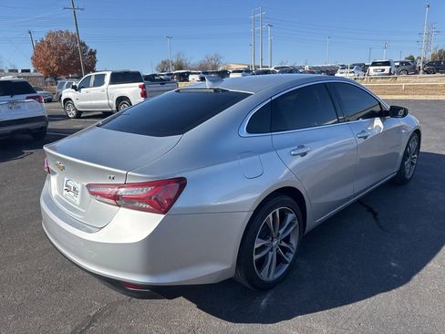 Used 2021 Chevrolet Malibu LT image 3