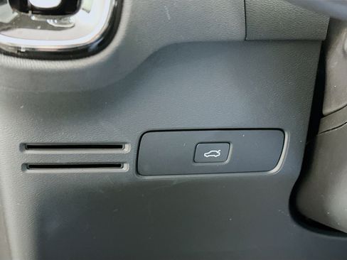 Used 2023 Volvo XC40 B5 Plus w/ Driver Assist Package image 17