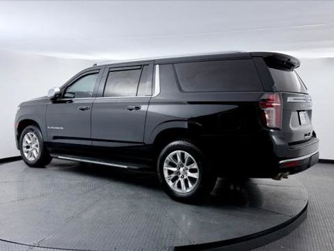 Used 2021 Chevrolet Suburban Premier w/ Premium Package AWD/4WD image 7
