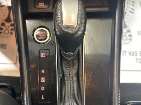 Used 2021 Nissan Kicks SR image 29