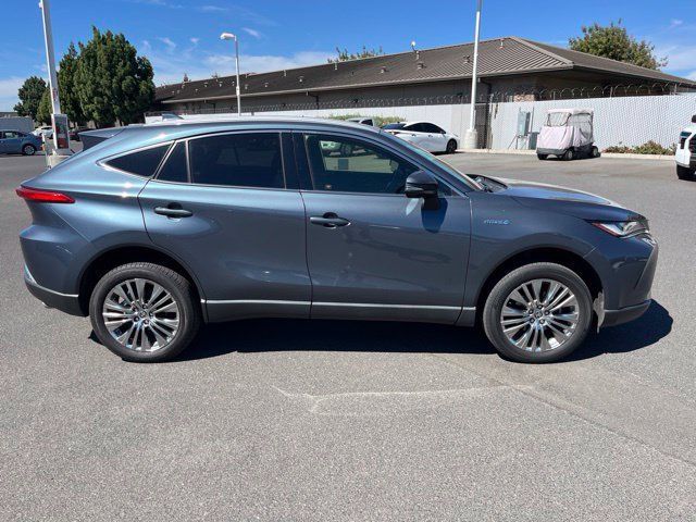 Used 2021 Toyota Venza XLE w/ Carpet Mat Package (TMS) AWD/4WD image 2