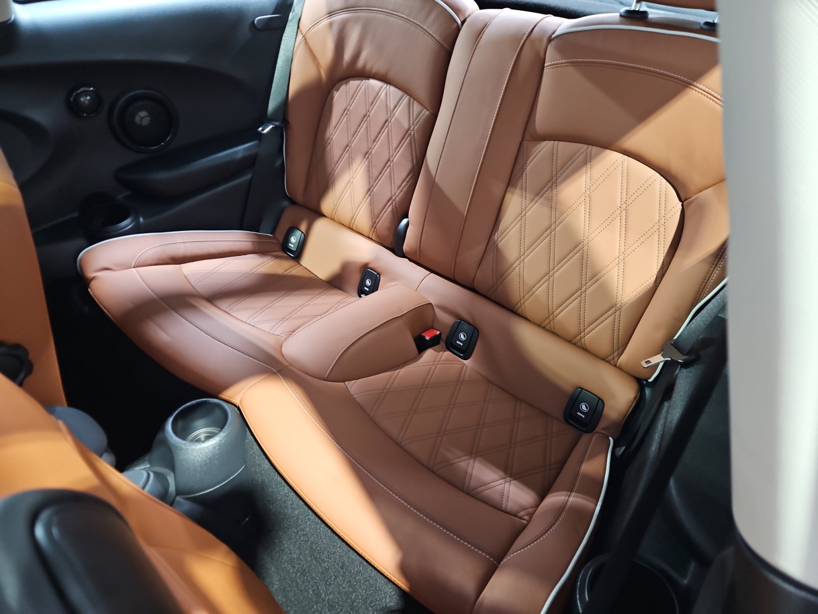 Used 2024 MINI Cooper S w/ Signature Upholstery Package FWD image 13