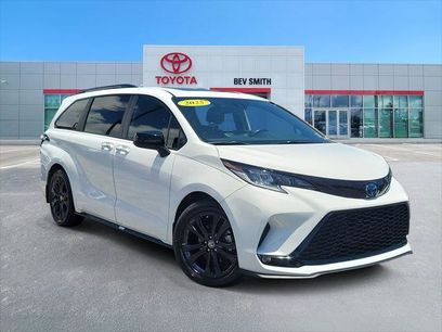 Certified 2025 Toyota Sienna XSE