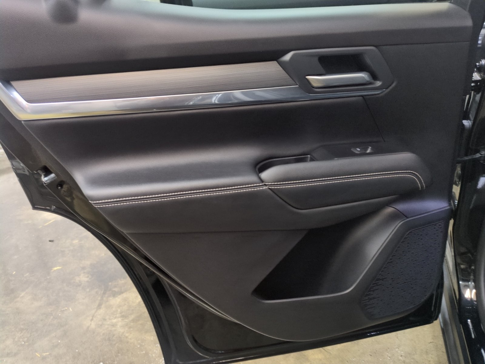 New 2027 GMC Terrain Elevation w/ Elevation Premium Package AWD/4WD image 22
