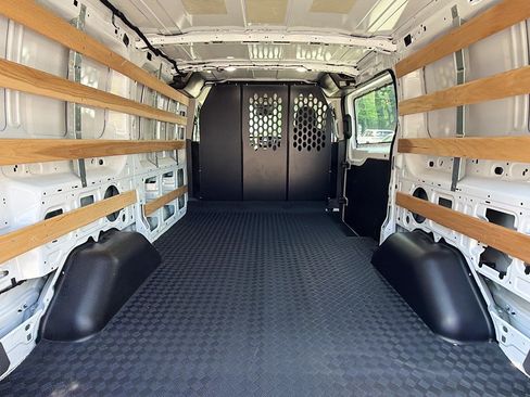 Used 2025 Ford Transit 250 Low Roof w/ Exterior Upgrade Package RWD image 33