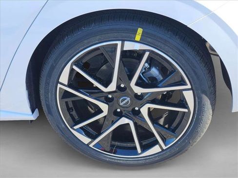 New 2025 Nissan Sentra SR image 15