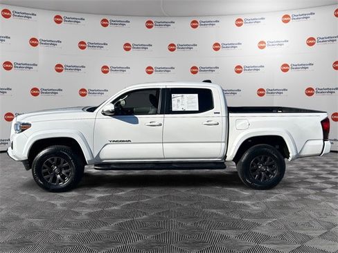 Used 2023 Toyota Tacoma SR5 w/ Technology Package image 2