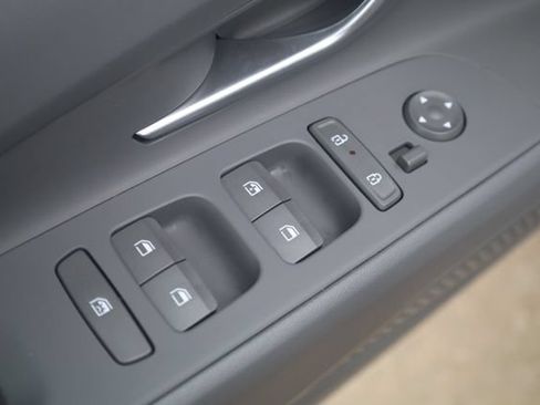 Used 2025 Hyundai Elantra Sport FWD image 13