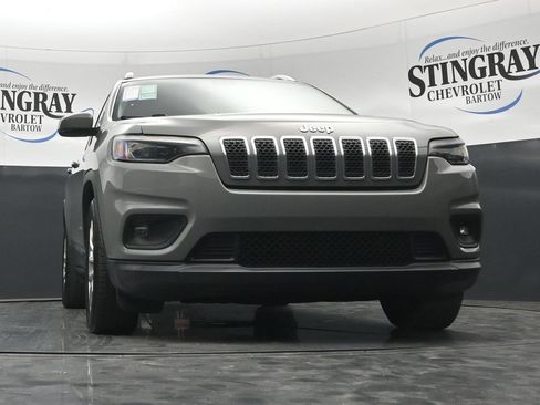Used 2020 Jeep Cherokee Latitude Plus w/ Comfort/Convenience Group FWD image 39