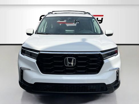 Used 2025 Honda Pilot Elite image 2