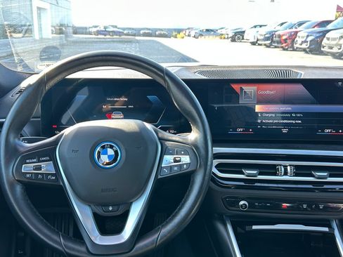 Used 2023 BMW i4 eDrive35 w/ Premium Package RWD image 17