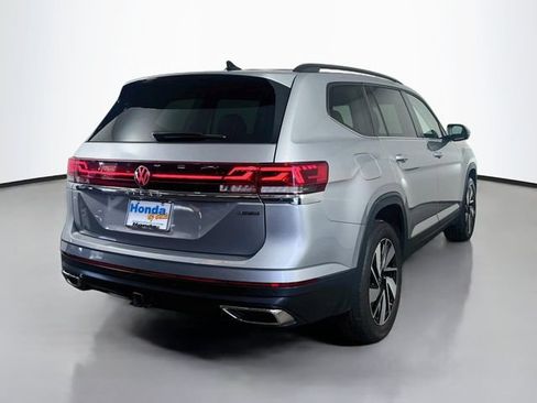 Used 2025 Volkswagen Atlas SE AWD/4WD image 9