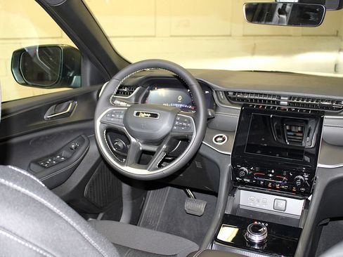 New 2026 Jeep Grand Cherokee Laredo X AWD/4WD image 13