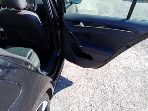 Used 2015 Volkswagen Golf 4-Door FWD image 33