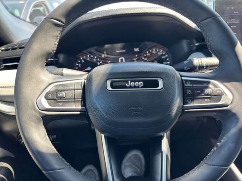 Used 2025 Jeep Compass Limited AWD/4WD image 29