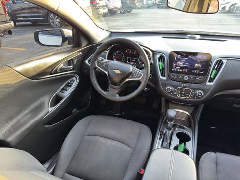 Used 2022 Chevrolet Malibu LT FWD image 29