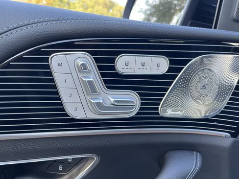 New 2026 Mercedes-Benz GLS 580 4MATIC image 14