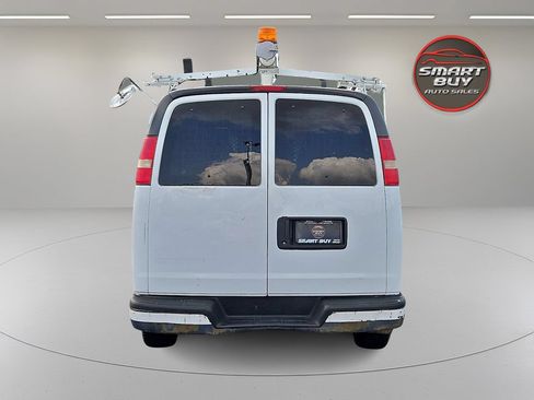 Used 2010 Chevrolet Express 1500 RWD image 6